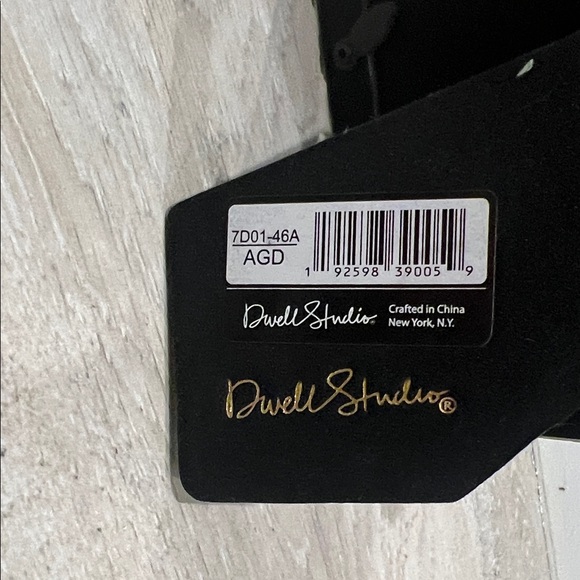 Elegant Gold Picture Frame - Picture 2 of 6